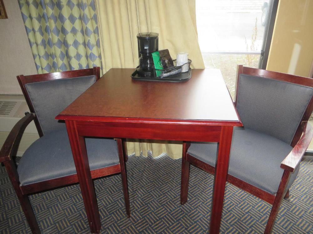 Double Room with Two Double Beds - Non-Smoking interior